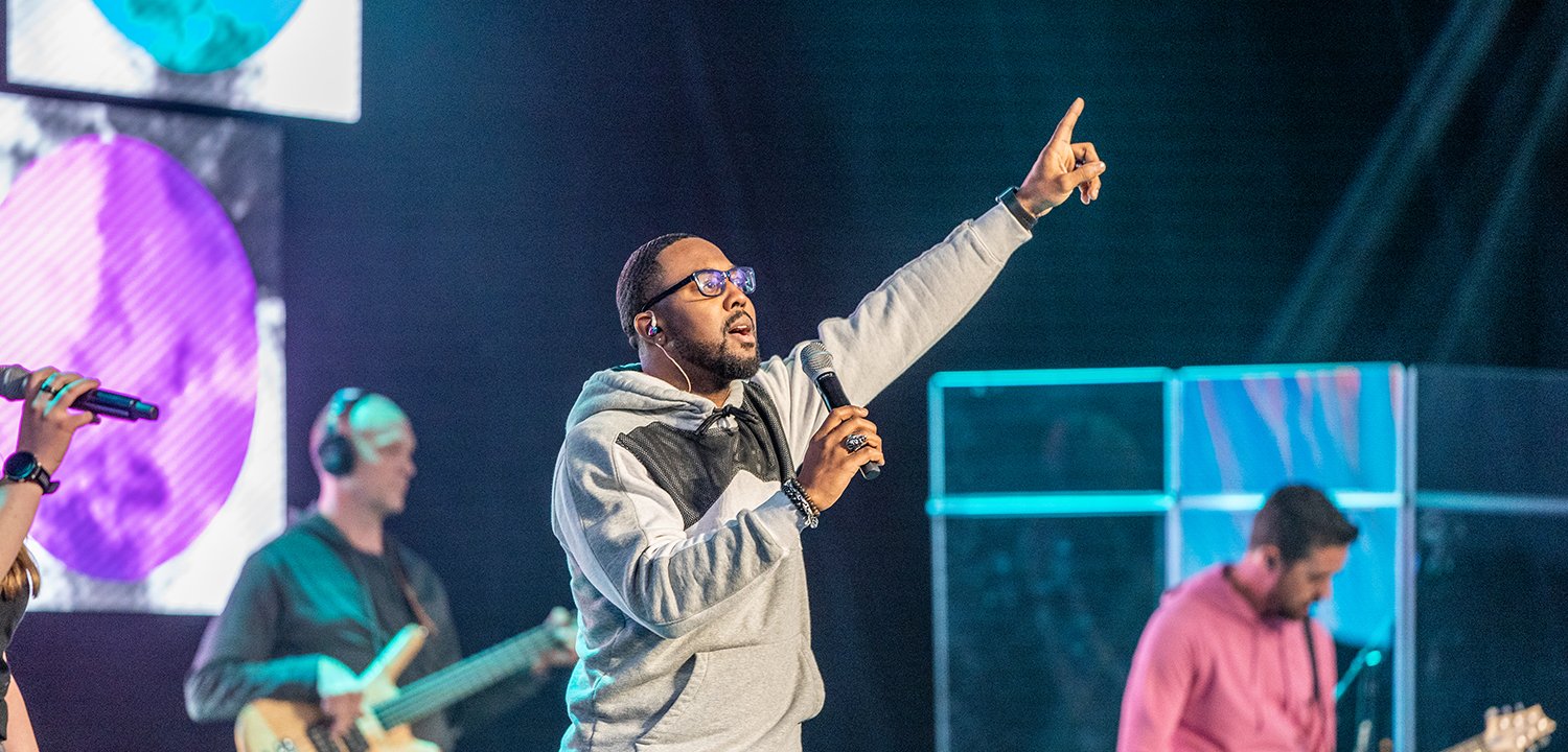 WORSHIP-TEAM-40